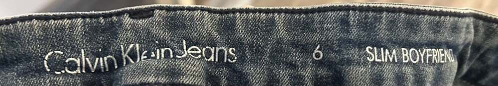 Calvin Klein Jeans Slim Boyfriend Jeans Size 6 - Picture 8 of 9